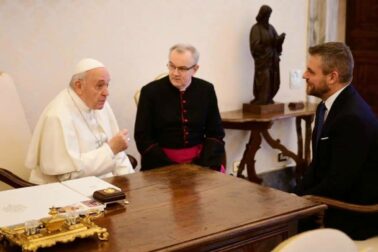 peter pellegrini a papez frantisek