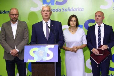 odchod ministrov sas z vlady eduarda hegera