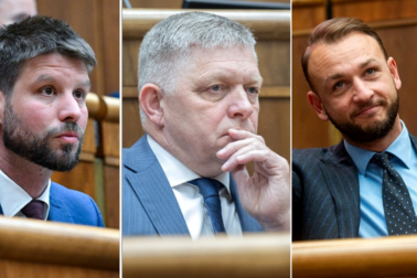 zlava michal simecka, robert fico a matus sutaj estok