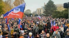 17. november 2021: Prezidentka s vládou slávili, vysokoškoláci, opozícia a občania protestovali