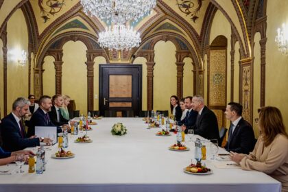 Prezident Peter Pellegrini na rokovaní s primátorom Jánom Noskom v Banskej Bystrici
