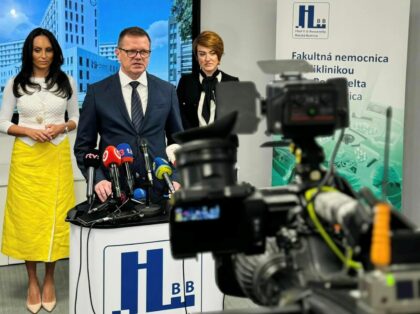 Zľava Zuzana Dolinková, Peter Kmec a Miriam Lapuníková