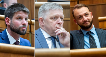 Zľava: Michal Šimečka, Robert Fico a Matúš Šutaj Eštok